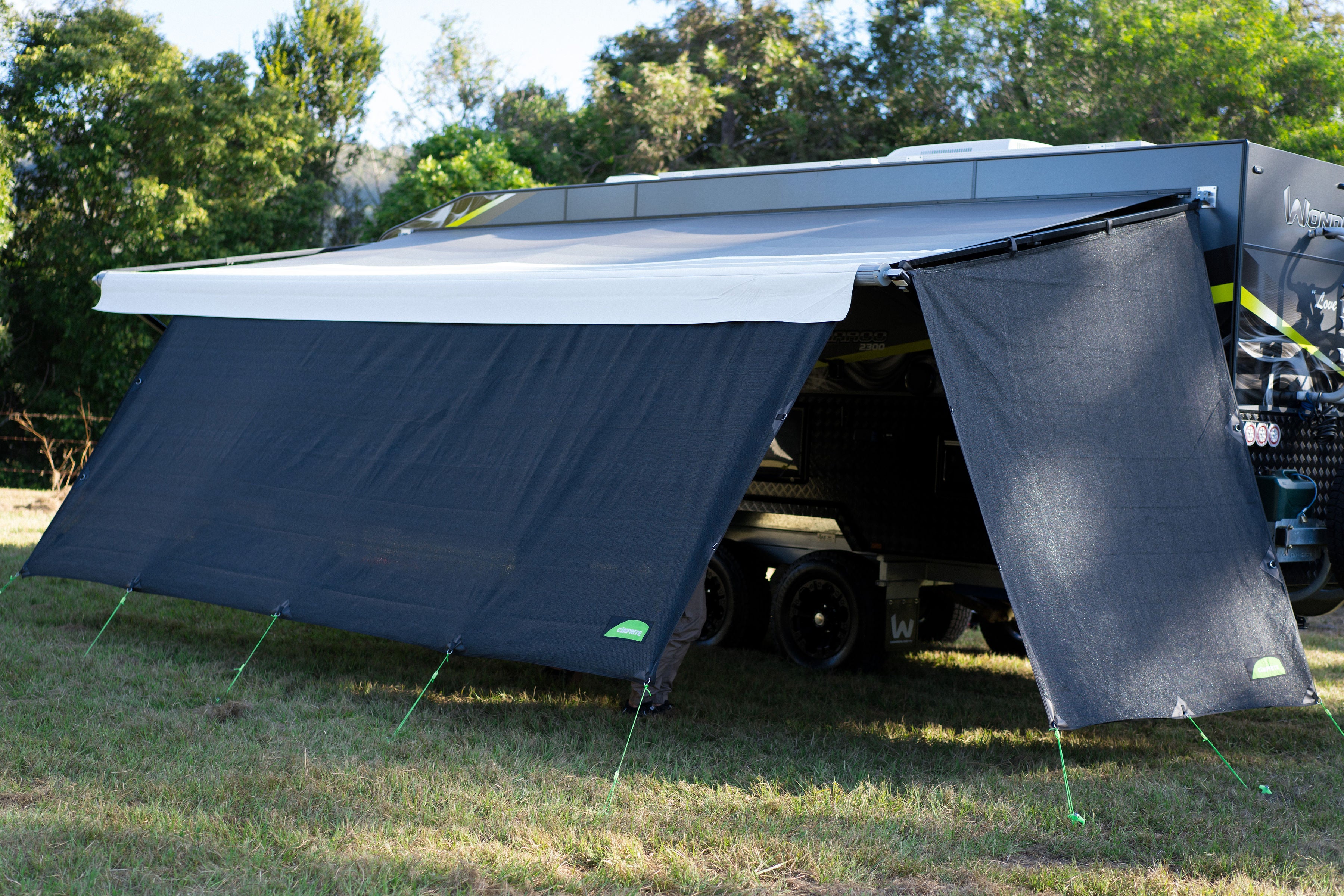 Privacy Screen 4025mm Black 220GSM