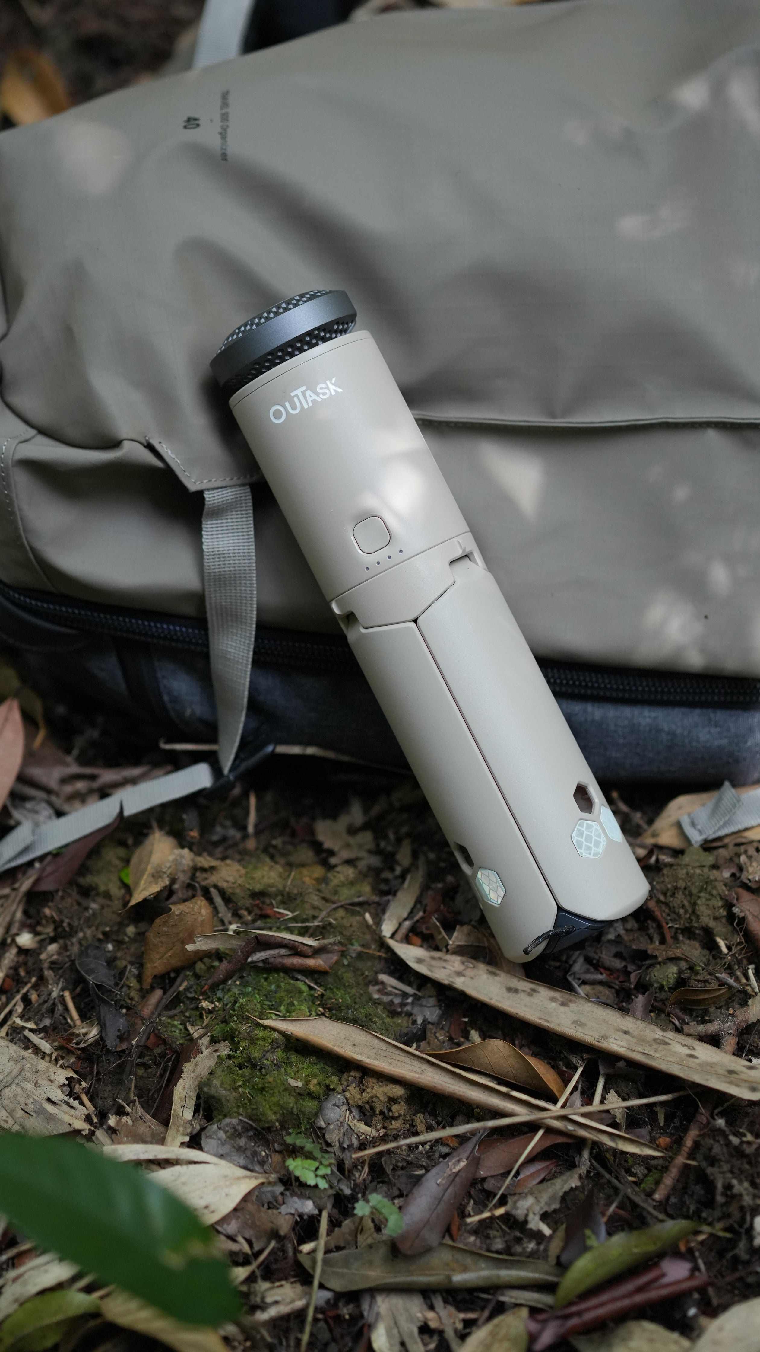 ouTask Ultra Portable Camp Light with Telescopic Pole and Magnetic Tripod